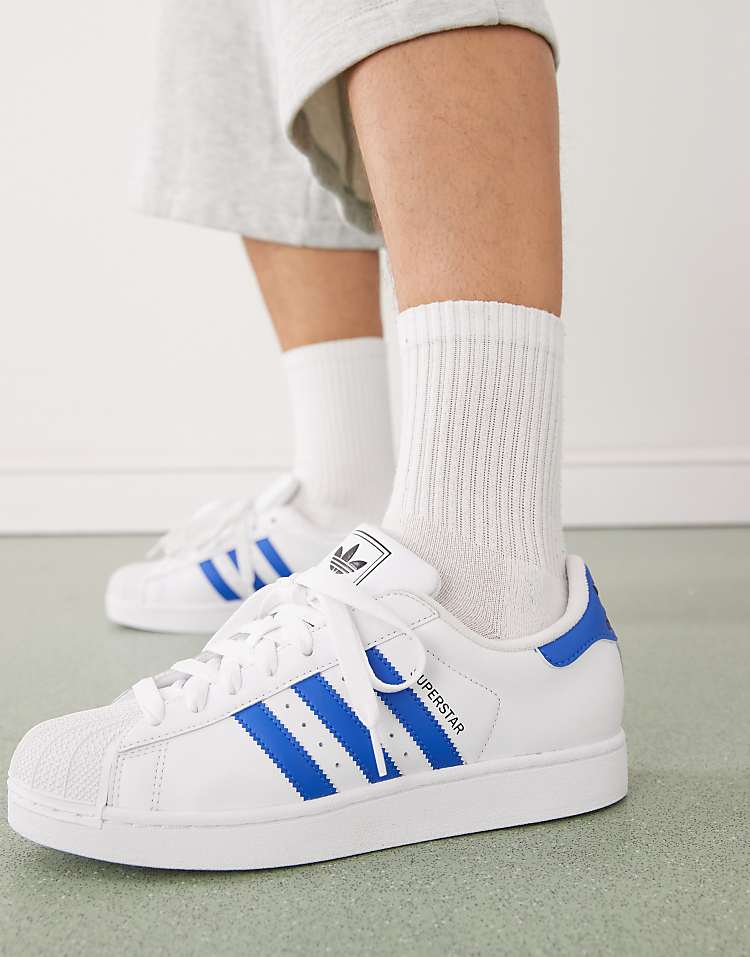 https://images.asos-media.com/products/adidas-originals-superstar-ii-sneakers-in-white-and-blue/207048713-4?$n_750w$&wid=750&fit=constrain