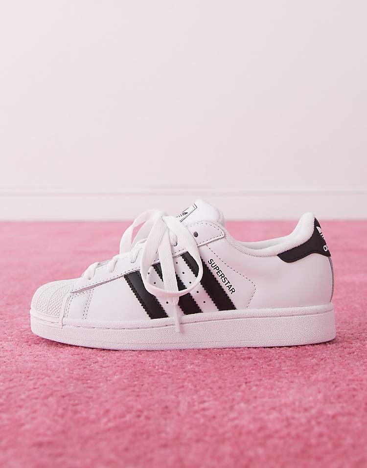 https://images.asos-media.com/products/adidas-originals-superstar-ii-sneakers-in-white-and-black/207114836-3?$n_750w$&wid=750&fit=constrain