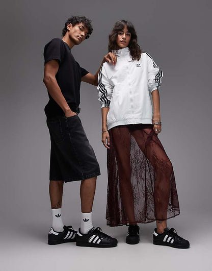 https://images.asos-media.com/products/adidas-originals-superstar-ii-sneakers-in-black-and-white/207114867-3?$n_750w$&wid=750&fit=constrain
