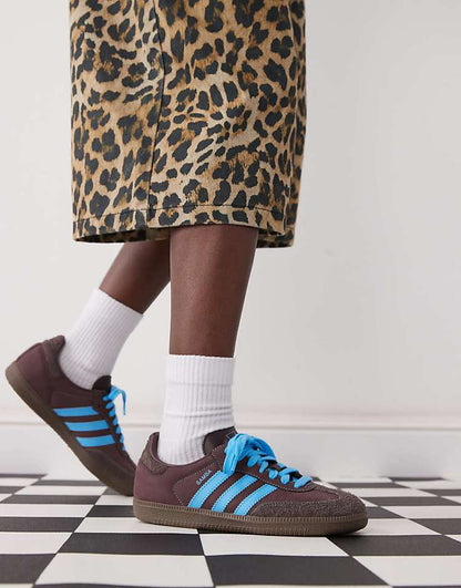 https://images.asos-media.com/products/adidas-originals-samba-og-sneakers-in-brown-and-blue/207115124-1-brown?$n_750w$&wid=750&fit=constrain