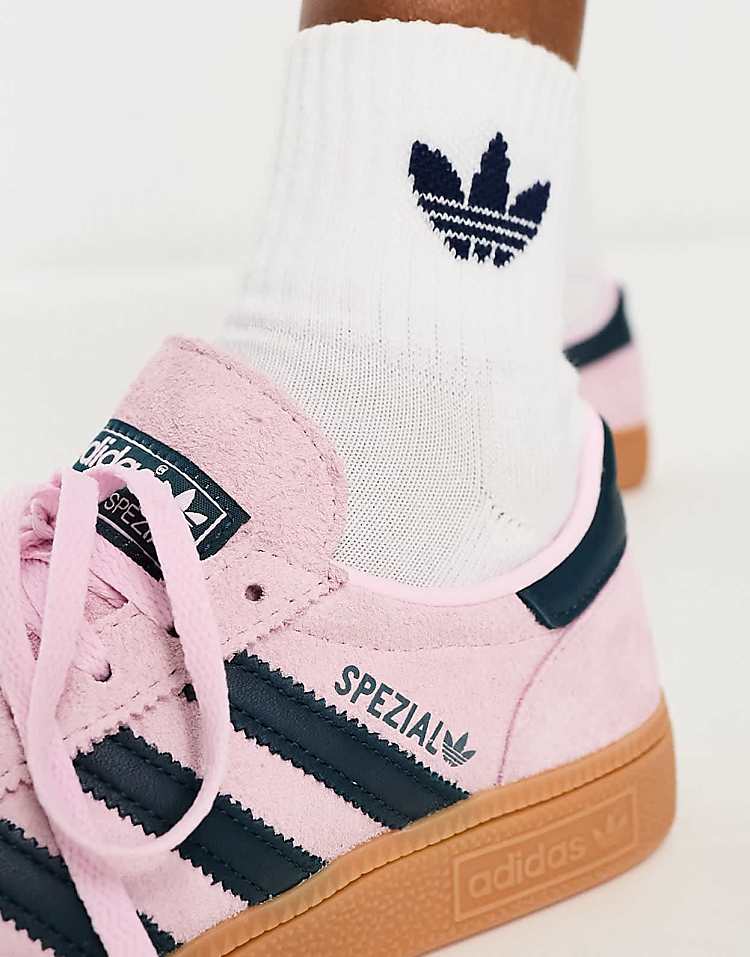 https://images.asos-media.com/products/adidas-originals-handball-spezial-sneakers-in-pink-and-navy/207115554-3?$n_750w$&wid=750&fit=constrain