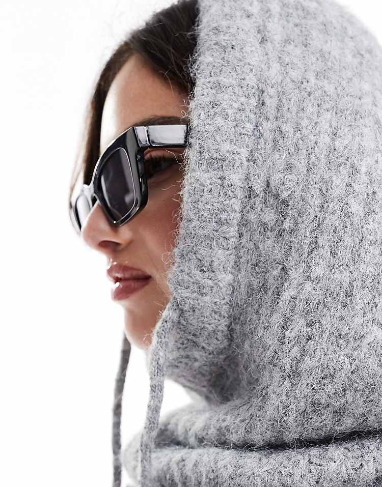 https://images.asos-media.com/products/pieces-oversized-balaclava-snood-in-light-grey-melange/207233964-4?$n_750w$&wid=750&fit=constrain