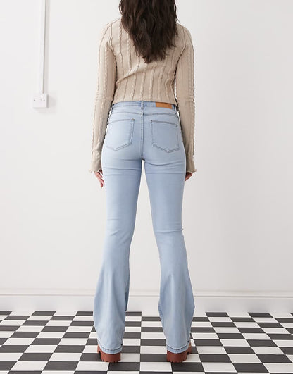 https://images.asos-media.com/products/noisy-may-sallie-high-rise-flare-jeans-in-light-blue-wash/207372548-2?$n_750w$&wid=750&fit=constrain