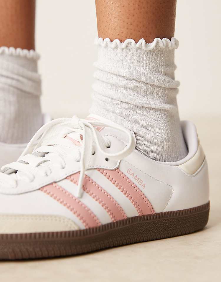https://images.asos-media.com/products/adidas-originals-samba-sneakers-in-white-and-peach/207405195-2?$n_750w$&wid=750&fit=constrain