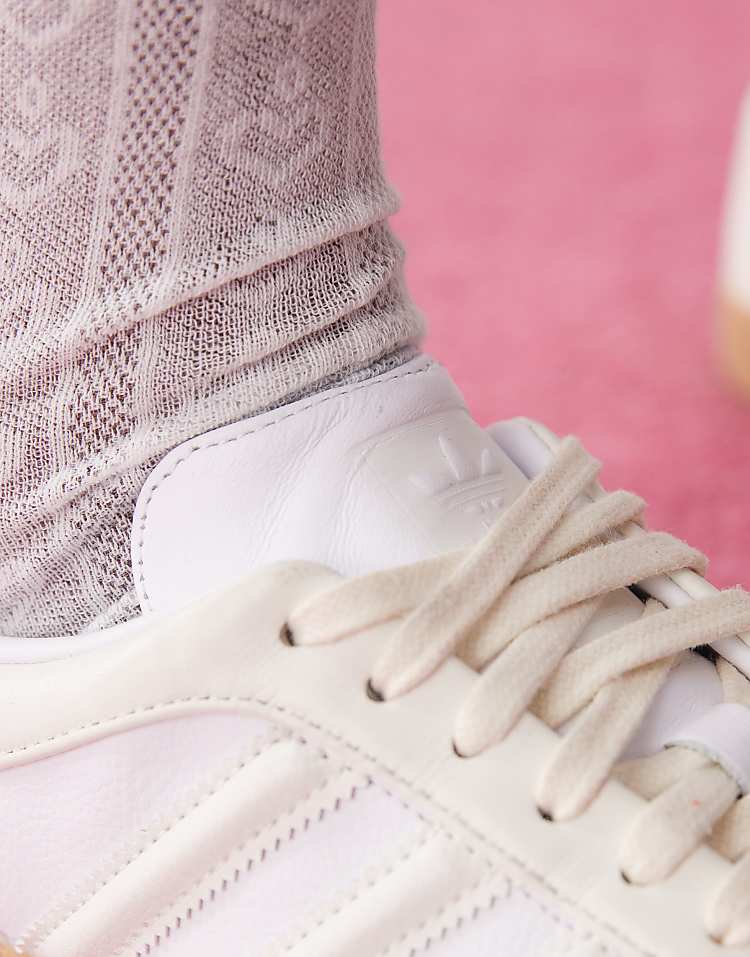 https://images.asos-media.com/products/adidas-originals-samba-sneakers-in-white-and-cream/207405510-3?$n_750w$&wid=750&fit=constrain