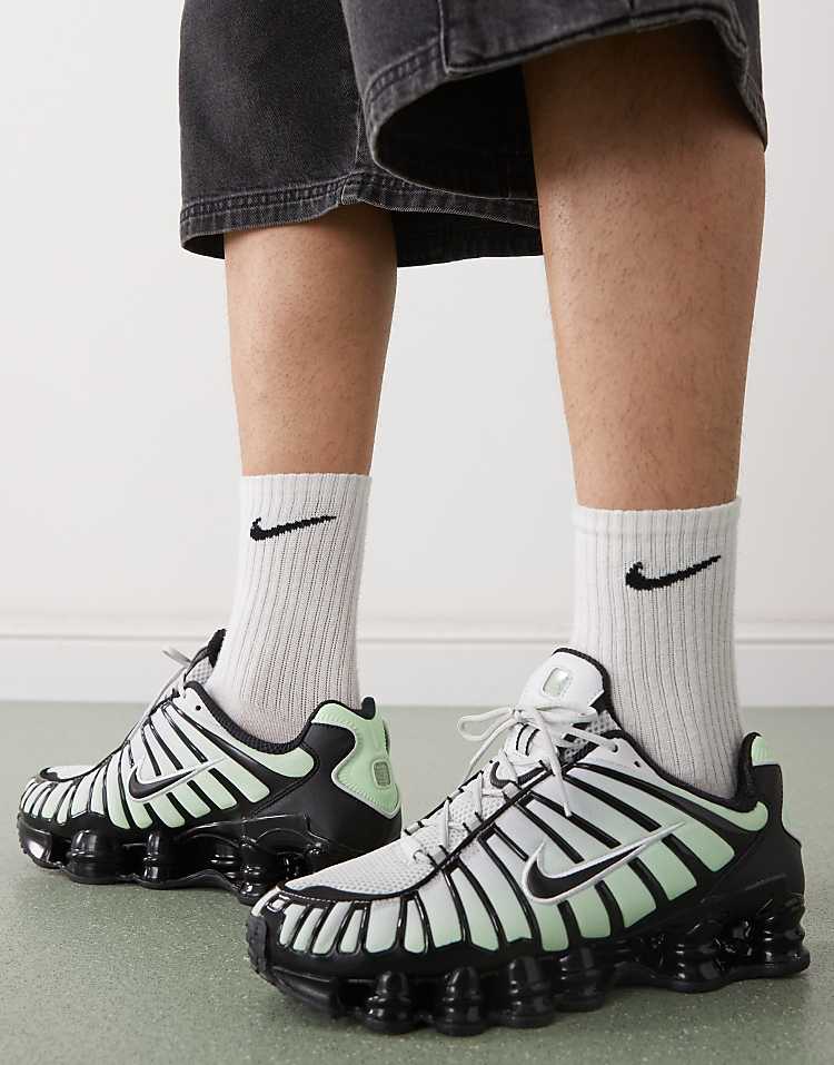 https://images.asos-media.com/products/nike-shox-tl-sneakers-in-black-and-green/207494918-1-black?$n_750w$&wid=750&fit=constrain