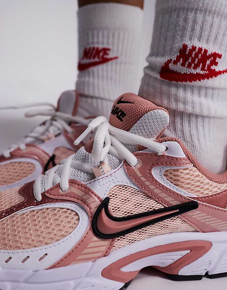 https://images.asos-media.com/products/nike-v5-rnr-sneakers-in-pink-and-white/207498454-4?$n_750w$&wid=750&fit=constrain