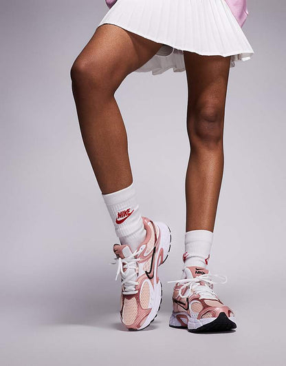 https://images.asos-media.com/products/nike-v5-rnr-sneakers-in-pink-and-white/207498454-5?$n_750w$&wid=750&fit=constrain