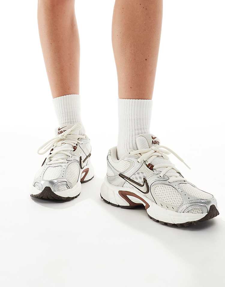 https://images.asos-media.com/products/nike-v5-rnr-sneakers-in-off-white-and-brown/207498509-1-cream?$n_750w$&wid=750&fit=constrain
