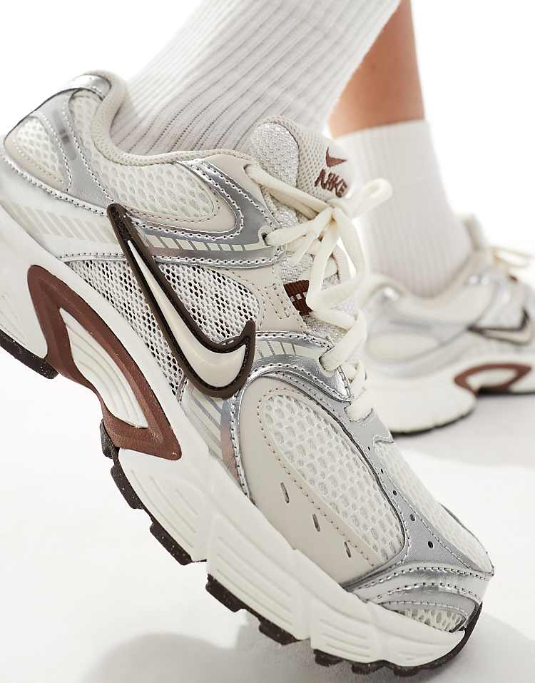 https://images.asos-media.com/products/nike-v5-rnr-sneakers-in-off-white-and-brown/207498509-3?$n_750w$&wid=750&fit=constrain