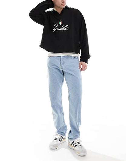https://images.asos-media.com/products/jack-jones-chris-straight-leg-jeans-in-light-blue-wash/207500540-1-lightbluesq738?$n_750w$&wid=750&fit=constrain