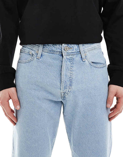 https://images.asos-media.com/products/jack-jones-chris-straight-leg-jeans-in-light-blue-wash/207500540-4?$n_750w$&wid=750&fit=constrain