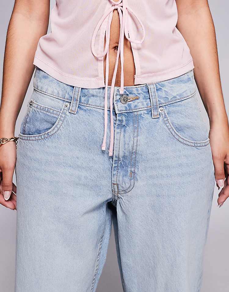 https://images.asos-media.com/products/asos-design-low-rise-baggy-jeans-in-pale-wash/207651216-5?$n_750w$&wid=750&fit=constrain