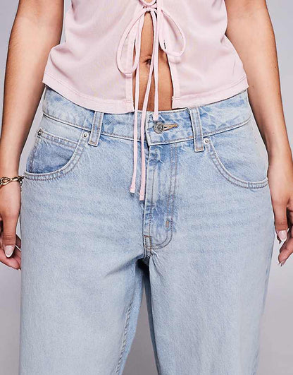 https://images.asos-media.com/products/asos-design-low-rise-baggy-jeans-in-pale-wash/207651216-5?$n_750w$&wid=750&fit=constrain