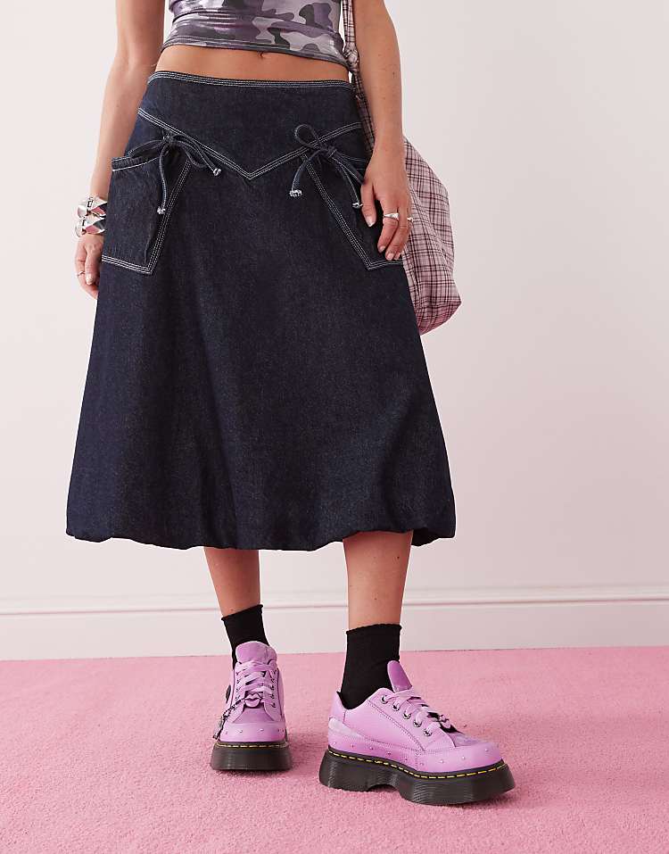 https://images.asos-media.com/products/dr-martens-buzz-5i-bratz-shoe-in-pink/207730736-2?$n_750w$&wid=750&fit=constrain