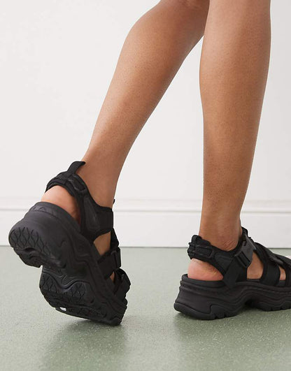 https://images.asos-media.com/products/teva-hurricane-ampsole-galla-in-black/207755082-2?$n_750w$&wid=750&fit=constrain