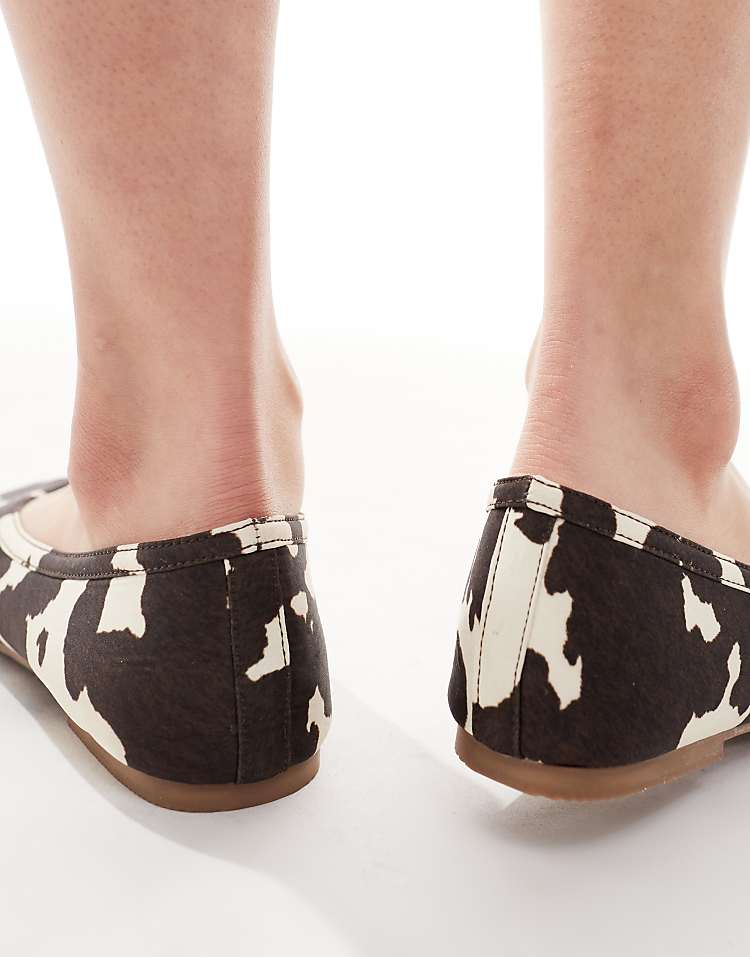 https://images.asos-media.com/products/raid-maryana-square-toe-ballet-flats/207884632-4?$n_750w$&wid=750&fit=constrain