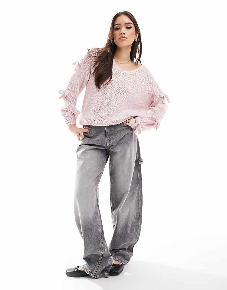 https://images.asos-media.com/products/hollister-slouchy-off-the-shoulder-applique-bow-knit-sweater-in-lilac/207900902-2?$n_750w$&wid=750&fit=constrain