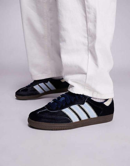 https://images.asos-media.com/products/adidas-originals-samba-og-sneakers-in-navy-pony-hair-and-light-blue/207950538-1-navy?$n_750w$&wid=750&fit=constrain