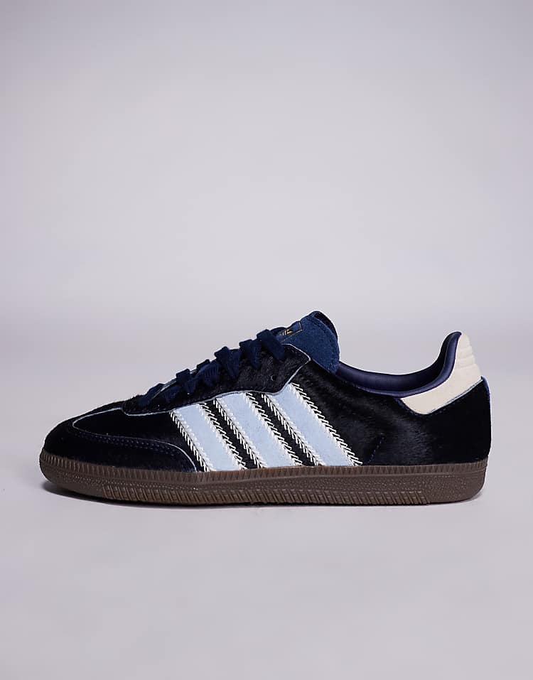 https://images.asos-media.com/products/adidas-originals-samba-og-sneakers-in-navy-pony-hair-and-light-blue/207950538-2?$n_750w$&wid=750&fit=constrain