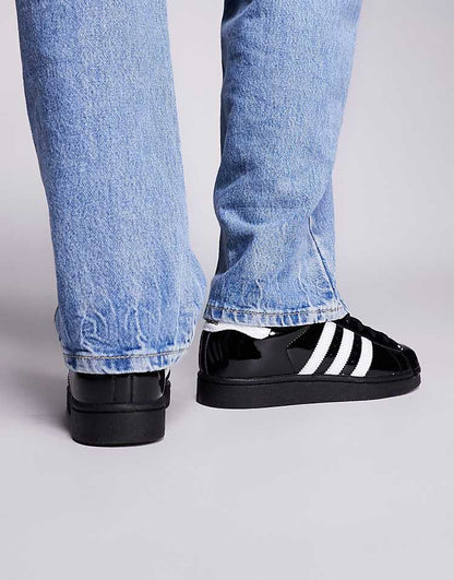 https://images.asos-media.com/products/adidas-originals-superstar-ii-sneakers-in-black-patent/207950627-3?$n_750w$&wid=750&fit=constrain