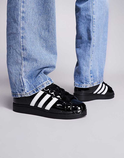 https://images.asos-media.com/products/adidas-originals-superstar-ii-sneakers-in-black-patent/207950627-5?$n_750w$&wid=750&fit=constrain