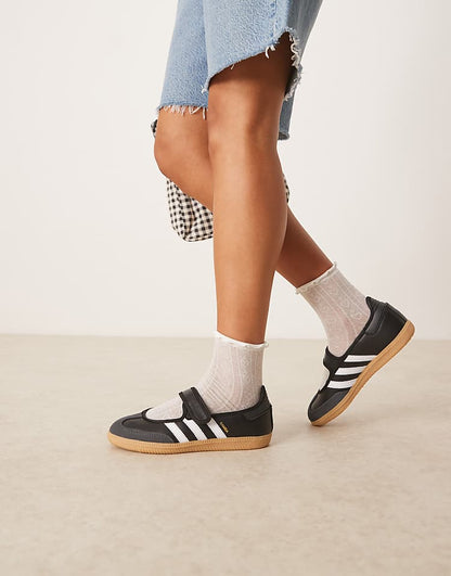 https://images.asos-media.com/products/adidas-originals-samba-mary-jane-sneakers-in-black/207950716-1-black?$n_750w$&wid=750&fit=constrain