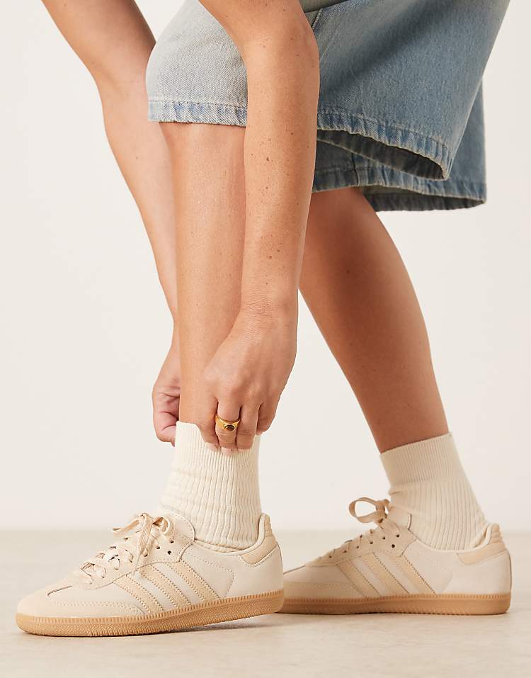https://images.asos-media.com/products/adidas-originals-samba-og-sneakers-in-off-white/207950790-3?$n_750w$&wid=750&fit=constrain