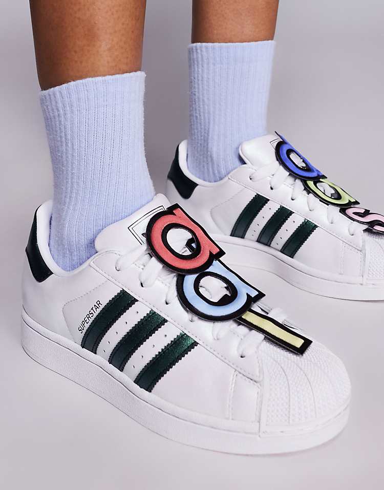 https://images.asos-media.com/products/adidas-originals-superstar-ii-x-jeremy-scott-sneakers-in-white/207950836-4?$n_750w$&wid=750&fit=constrain