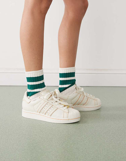 https://images.asos-media.com/products/adidas-originals-superstar-ii-sneakers-with-jewel-detailing-in-off-white/207950866-1-ivory?$n_750w$&wid=750&fit=constrain