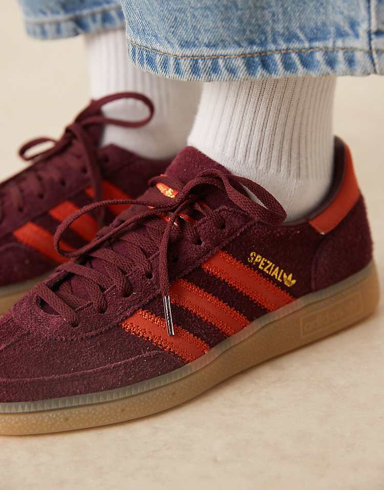 https://images.asos-media.com/products/adidas-originals-handball-spezial-sneakers-in-burgundy-and-orange/207951347-3?$n_750w$&wid=750&fit=constrain
