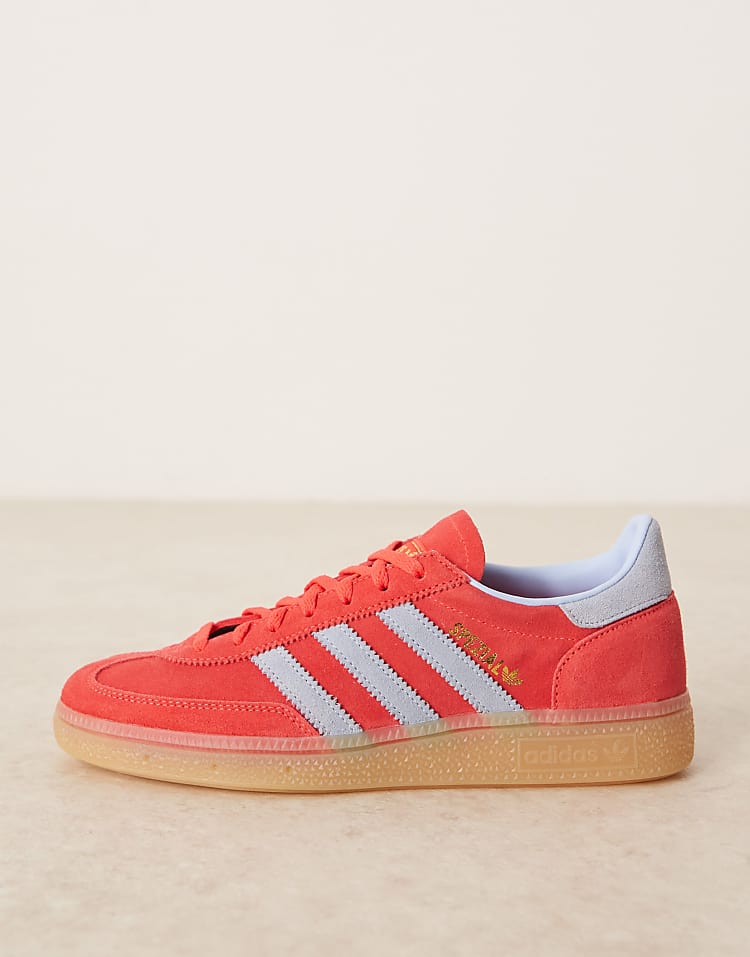https://images.asos-media.com/products/adidas-originals-handball-spezial-sneakers-in-red-and-blue/207951393-2?$n_750w$&wid=750&fit=constrain