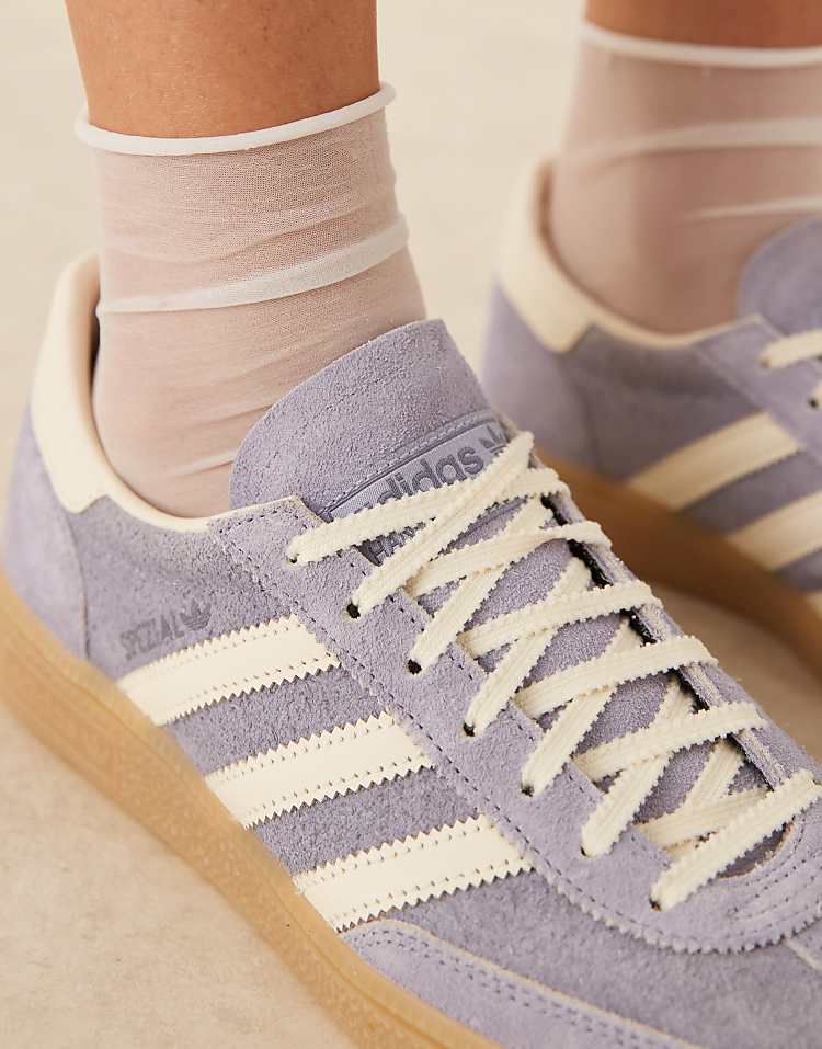 https://images.asos-media.com/products/adidas-originals-handball-spezial-sneakers-in-purple-and-white/207951483-4?$n_750w$&wid=750&fit=constrain