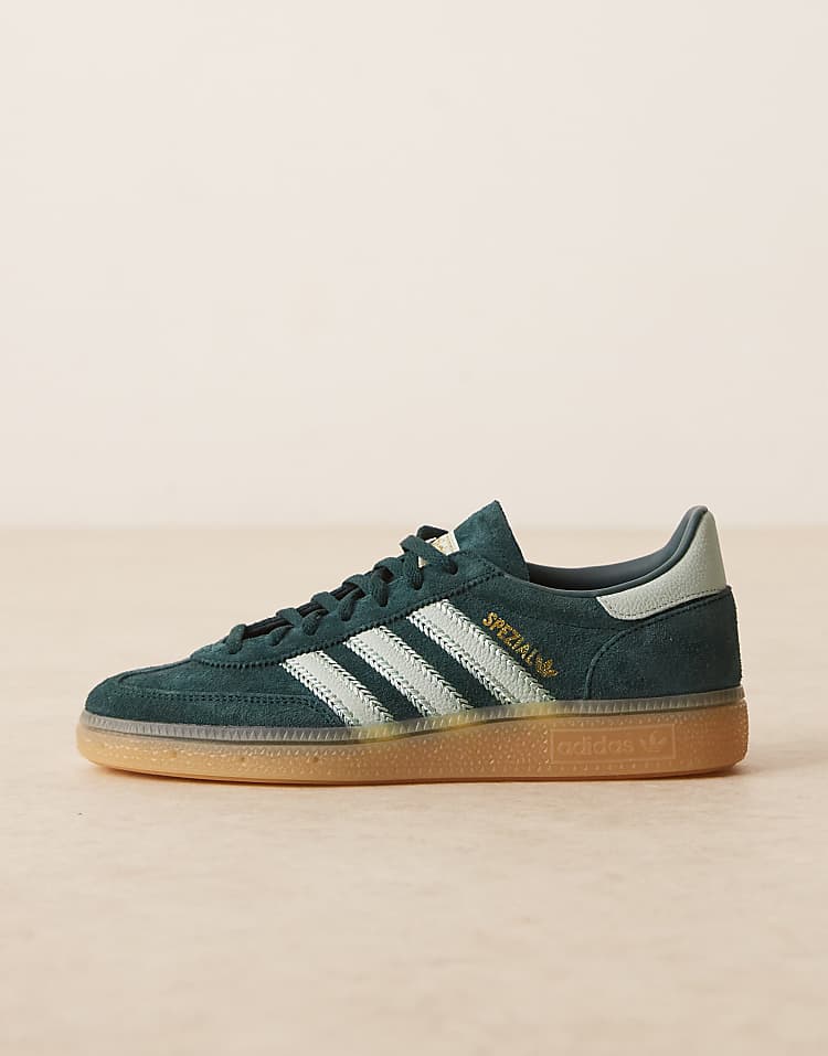 https://images.asos-media.com/products/adidas-originals-handball-spezial-sneakers-in-dark-green/207951658-2?$n_750w$&wid=750&fit=constrain