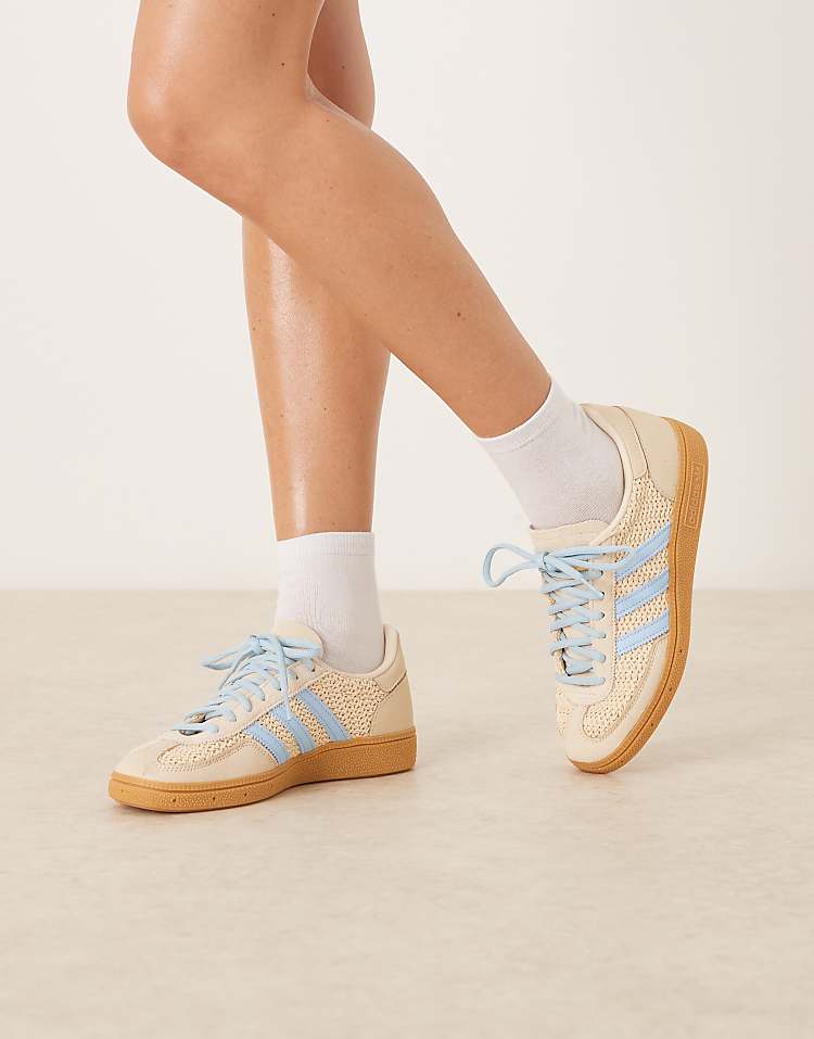 https://images.asos-media.com/products/adidas-originals-handball-spezial-sneakers-in-beige-and-light-blue/207951722-1-beige?$n_750w$&wid=750&fit=constrain