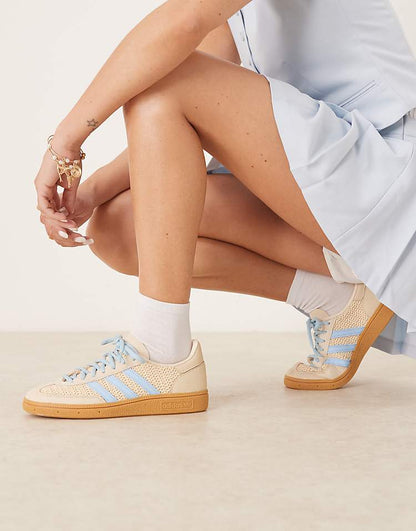 https://images.asos-media.com/products/adidas-originals-handball-spezial-sneakers-in-beige-and-light-blue/207951722-3?$n_750w$&wid=750&fit=constrain