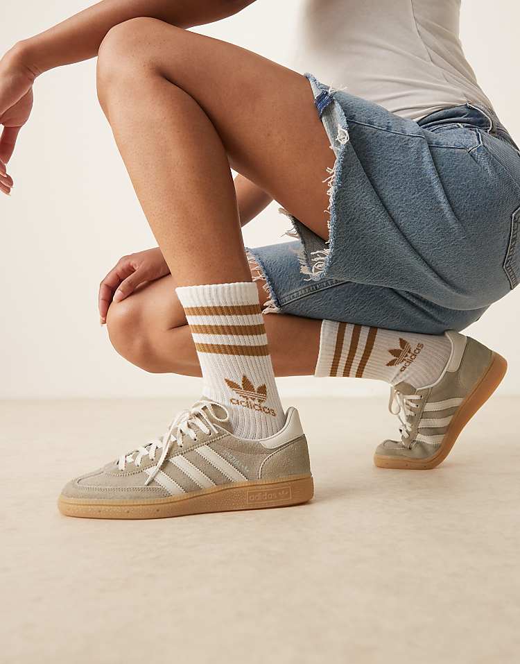 https://images.asos-media.com/products/adidas-originals-handball-spezial-sneakers-in-gray-and-white/207951782-1-grey?$n_750w$&wid=750&fit=constrain
