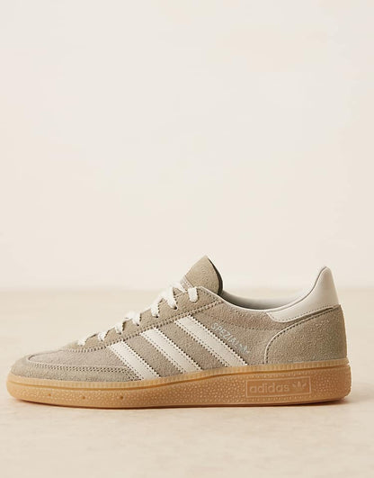 https://images.asos-media.com/products/adidas-originals-handball-spezial-sneakers-in-gray-and-white/207951782-2?$n_750w$&wid=750&fit=constrain