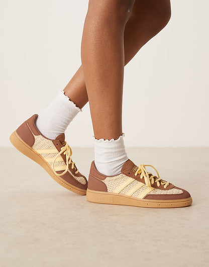 https://images.asos-media.com/products/adidas-originals-handball-spezial-sneakers-in-brown-and-orange/207951931-1-brown?$n_750w$&wid=750&fit=constrain