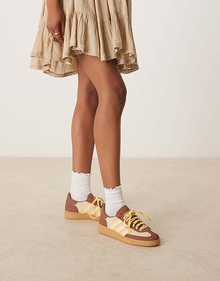 https://images.asos-media.com/products/adidas-originals-handball-spezial-sneakers-in-brown-and-orange/207951931-3?$n_750w$&wid=750&fit=constrain