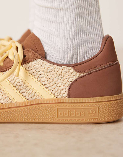 https://images.asos-media.com/products/adidas-originals-handball-spezial-sneakers-in-brown-and-orange/207951931-5?$n_750w$&wid=750&fit=constrain