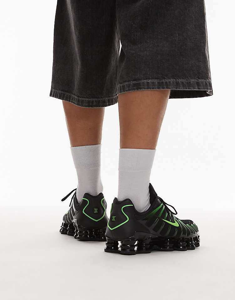 https://images.asos-media.com/products/nike-shox-tl-sneakers-in-black-and-green/207981712-5?$n_750w$&wid=750&fit=constrain