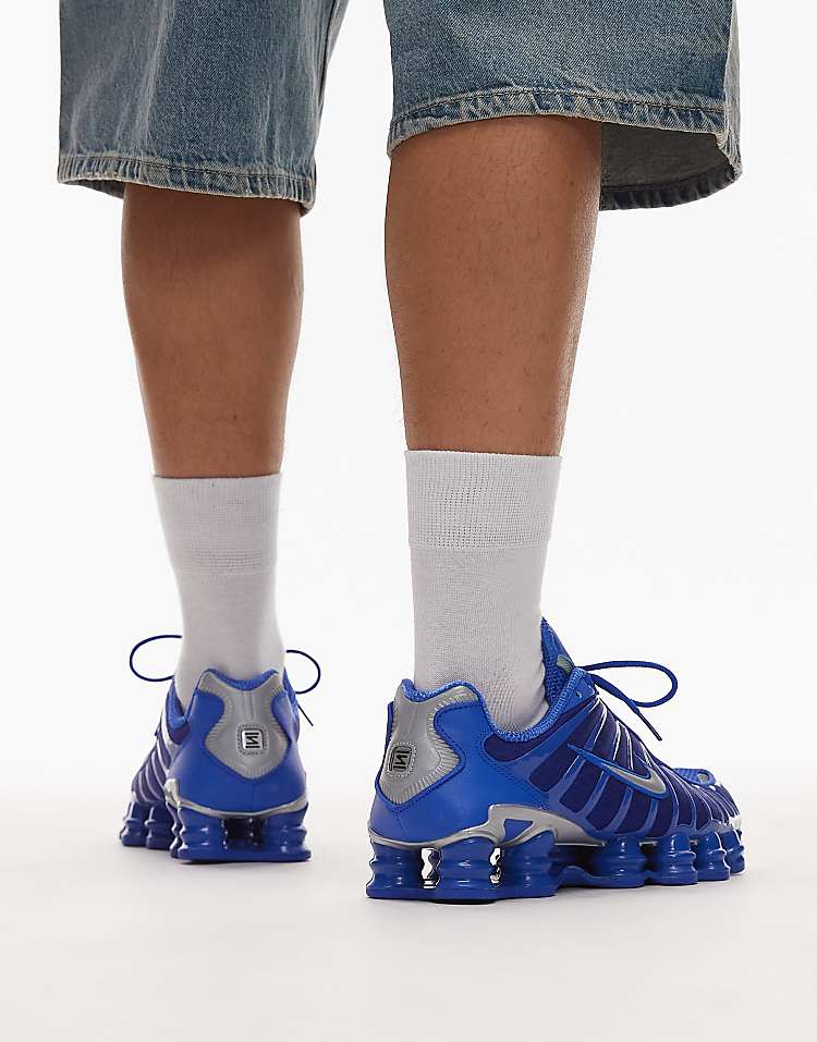 https://images.asos-media.com/products/nike-shox-tl-sneakers-in-blue/207981713-4?$n_750w$&wid=750&fit=constrain