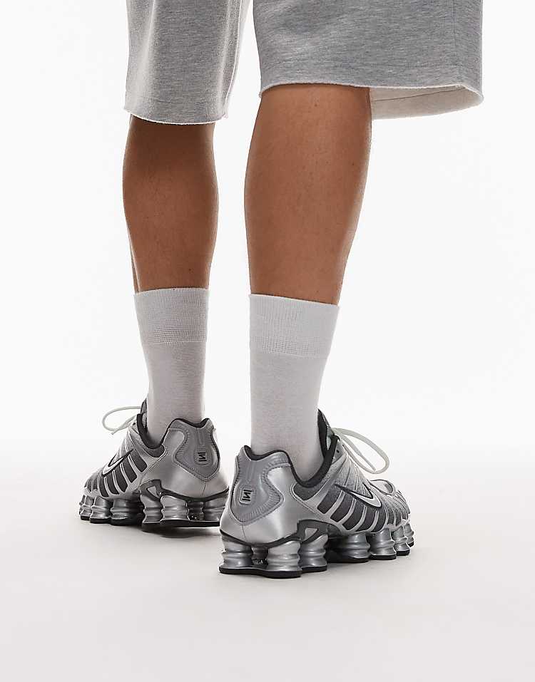 https://images.asos-media.com/products/nike-shox-tl-sneakers-in-silver/207981742-5?$n_750w$&wid=750&fit=constrain