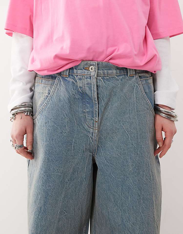 https://images.asos-media.com/products/collusion-x007-xl-baggy-jeans-with-back-print-in-light-wash/208016355-5?$n_750w$&wid=750&fit=constrain