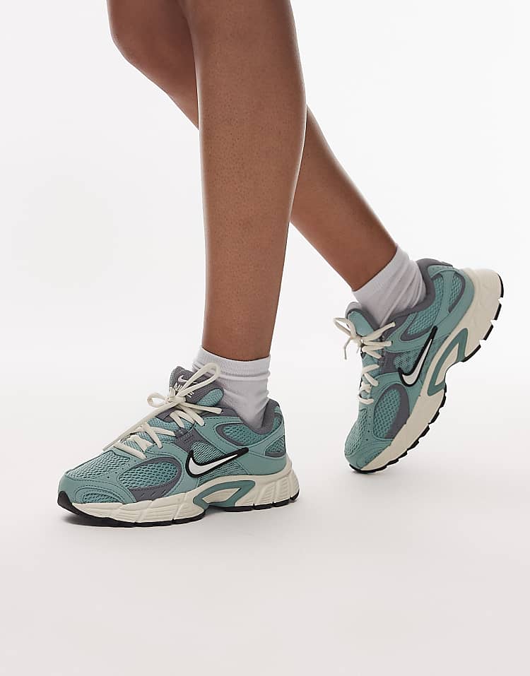 https://images.asos-media.com/products/nike-v5-rnr-sneakers-in-ivory-gray/208019312-1-nude?$n_750w$&wid=750&fit=constrain