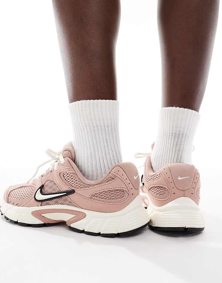 https://images.asos-media.com/products/nike-v5-rnr-sneakers-in-pink-ivory/208019344-3?$n_750w$&wid=750&fit=constrain
