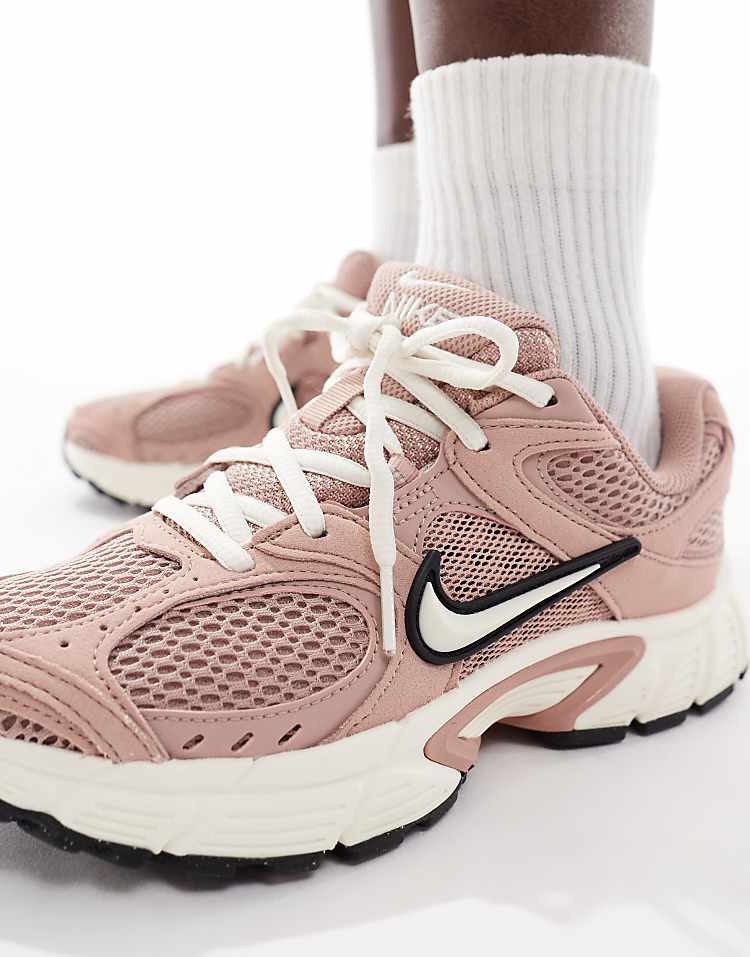 https://images.asos-media.com/products/nike-v5-rnr-sneakers-in-pink-ivory/208019344-4?$n_750w$&wid=750&fit=constrain