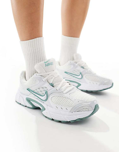 https://images.asos-media.com/products/nike-v5-rnr-sneakers-in-white-gray/208019624-4?$n_750w$&wid=750&fit=constrain