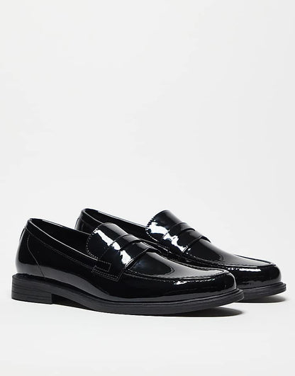 https://images.asos-media.com/products/asos-design-patent-penny-loafers-in-black/208132562-2?$n_750w$&wid=750&fit=constrain
